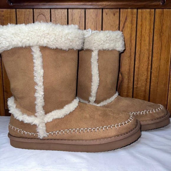 NWT AMERICAN EAGLE WINTER BOOT
FAUX FUR SIZE 10W - Picture 4 of 4